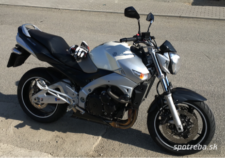 Suzuki GSR600