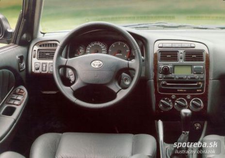 TOYOTA Avensis 1.6 [2001]