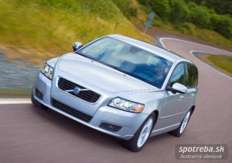 VOLVO V50  D5 Momentum Geartronic - 132.00kW